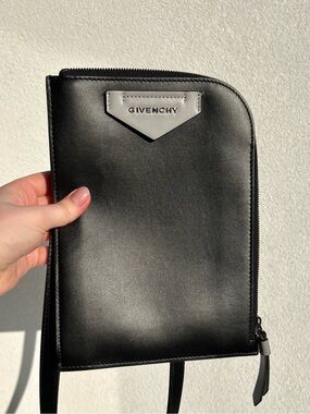 Givenchy Antigona Soft 2WAY Crossbody Clutch Bag Black